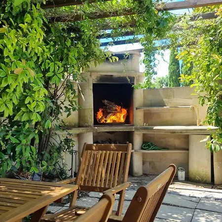 Arboree Avec Grande Piscine Campagnan